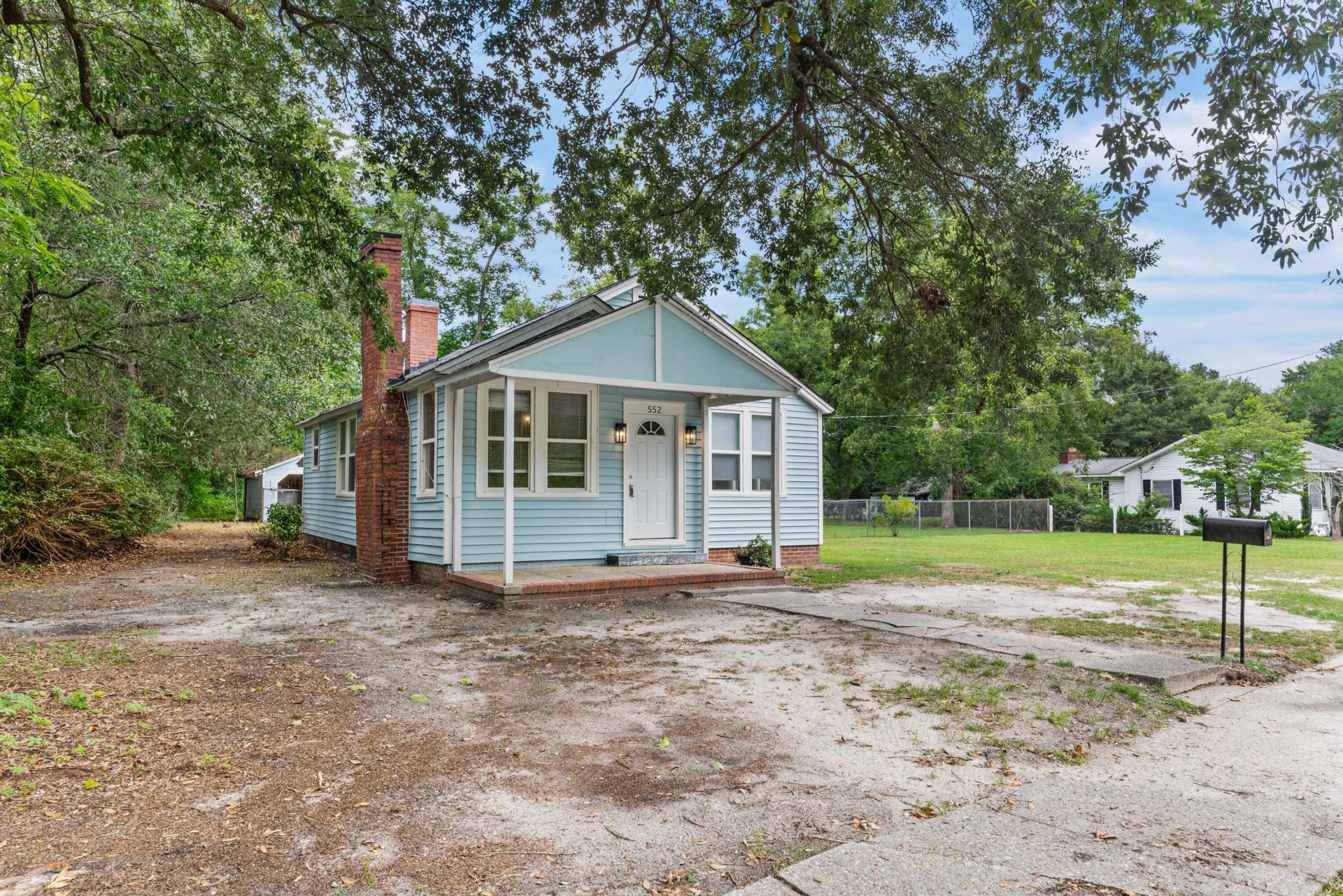 552 Ott Street Photo 2