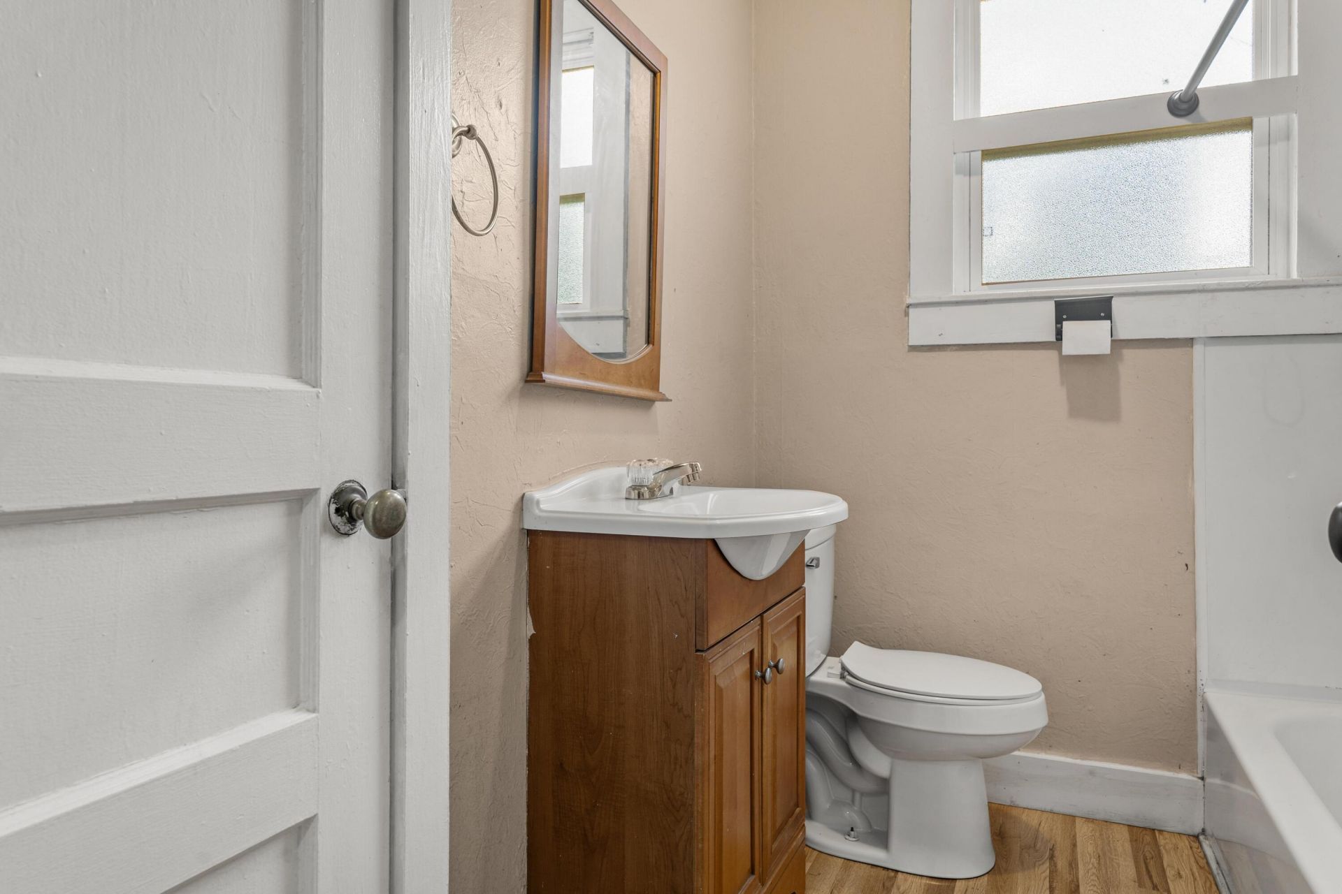 552 Ott Street Photo 25