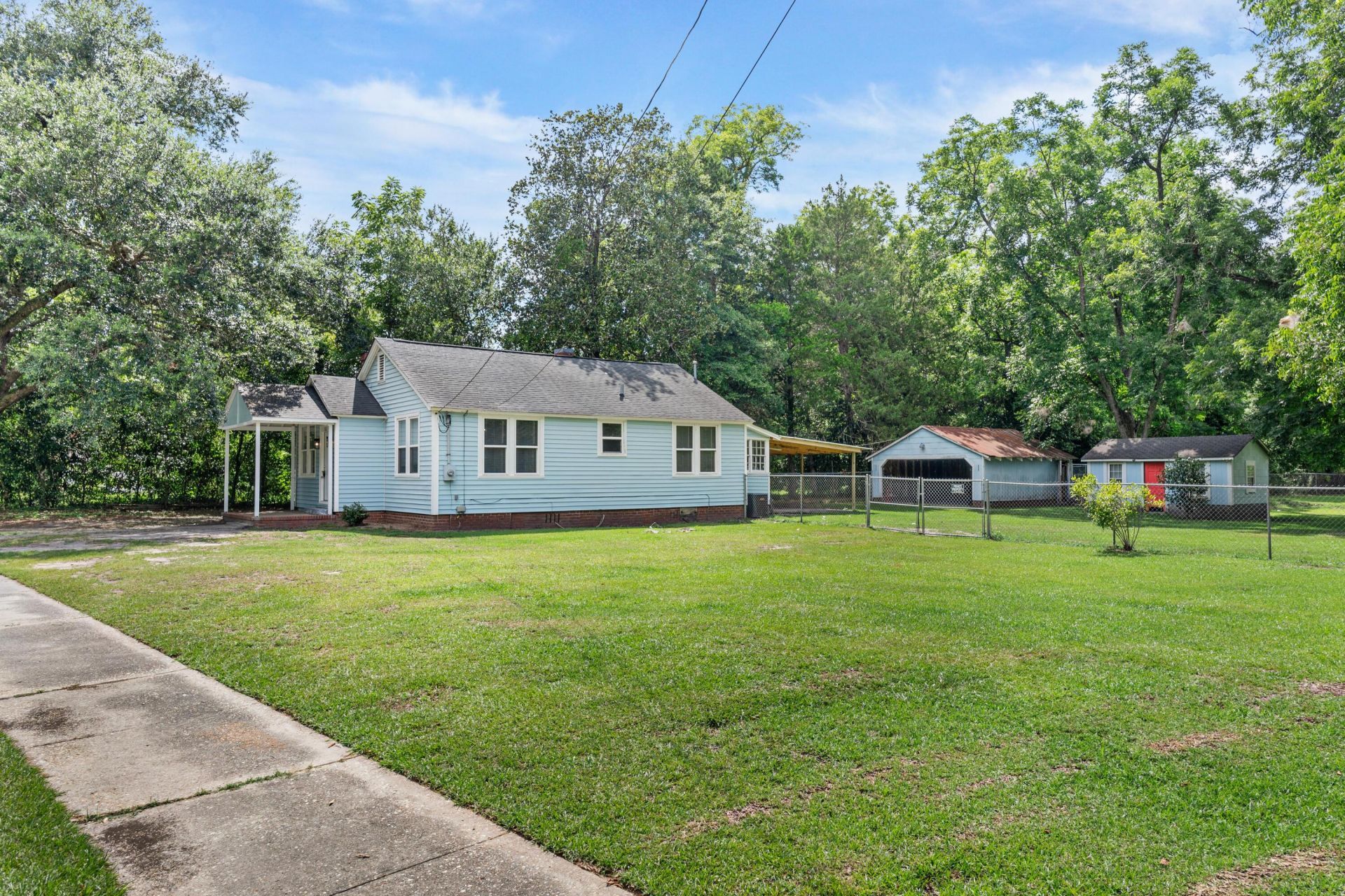 552 Ott Street Photo 3
