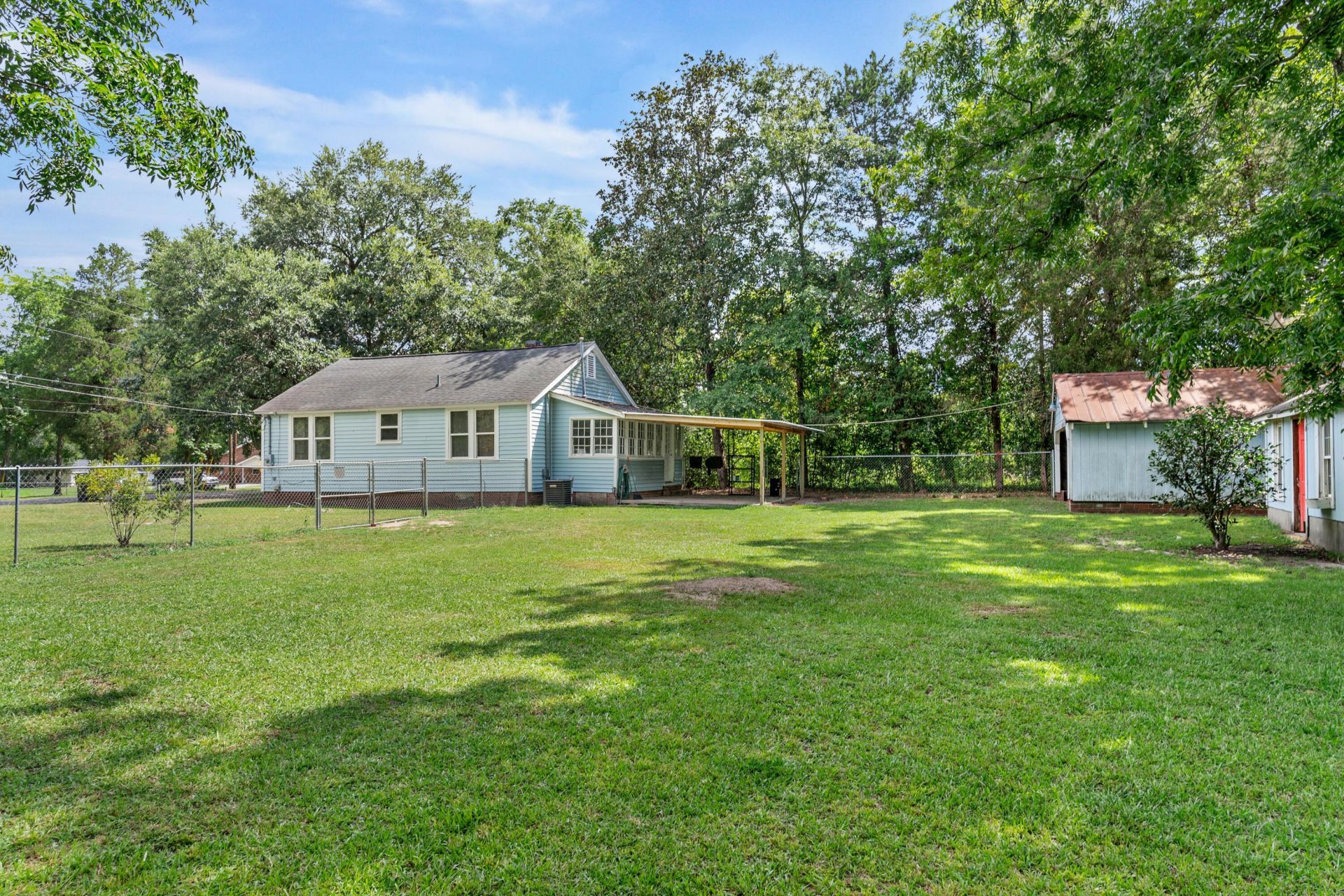 552 Ott Street Photo 4