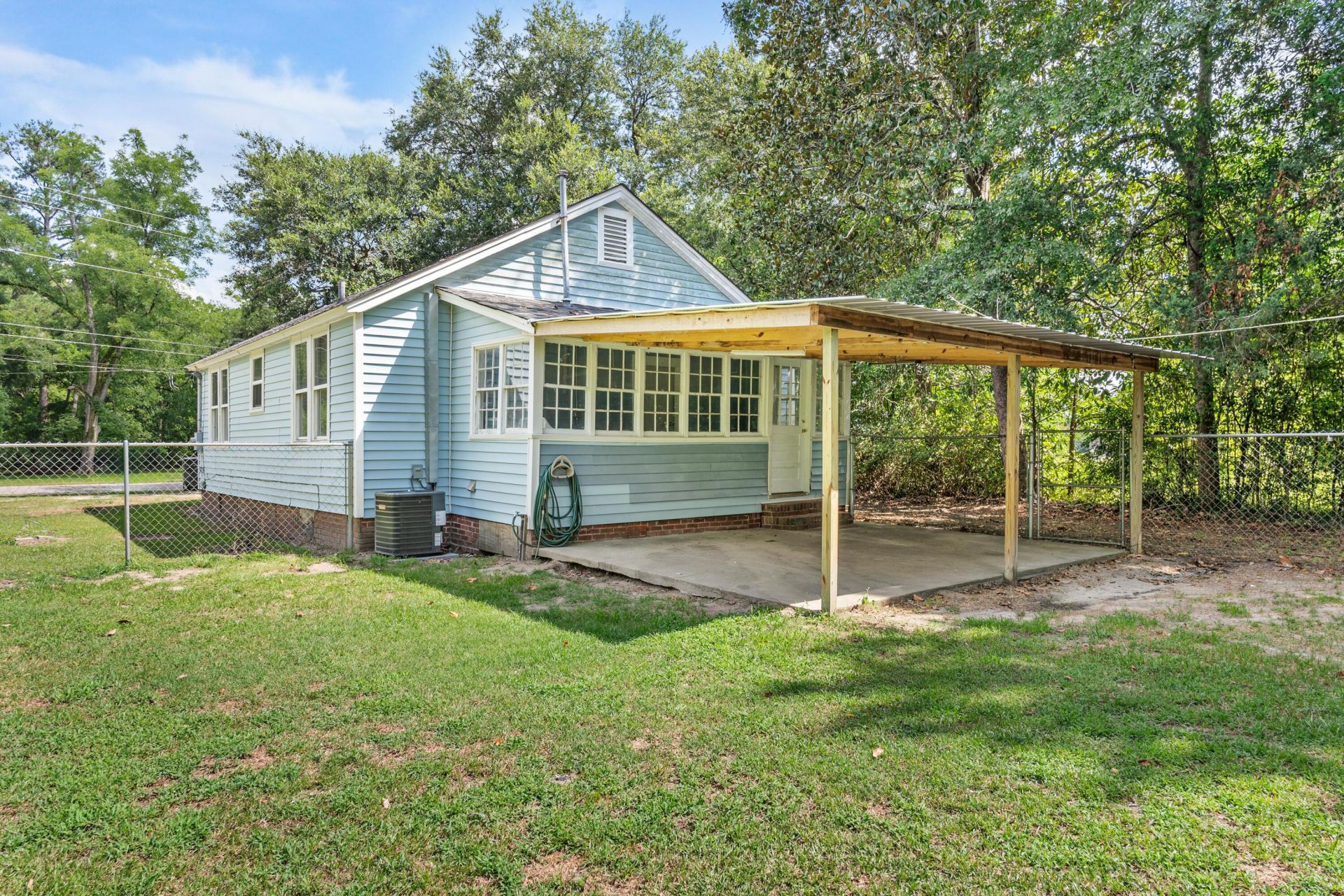 552 Ott Street Photo 6