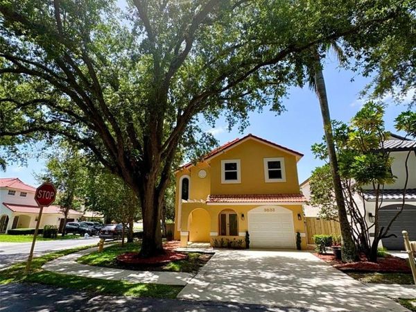 9833 NW 5th Ct, Plantation, FL 33324
