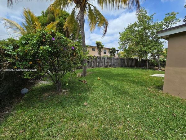 724 SW 7th Ter, Unit 1-2, Hallandale Beach, FL 33009
