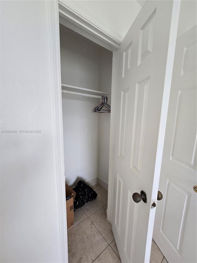 724 SW 7th Ter , Unit 1-2, Hallandale Beach, FL 33009 Photo