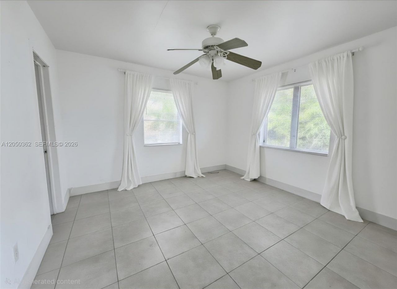 724 SW 7th Ter, Unit 1-2, Hallandale Beach, FL 33009 Photo