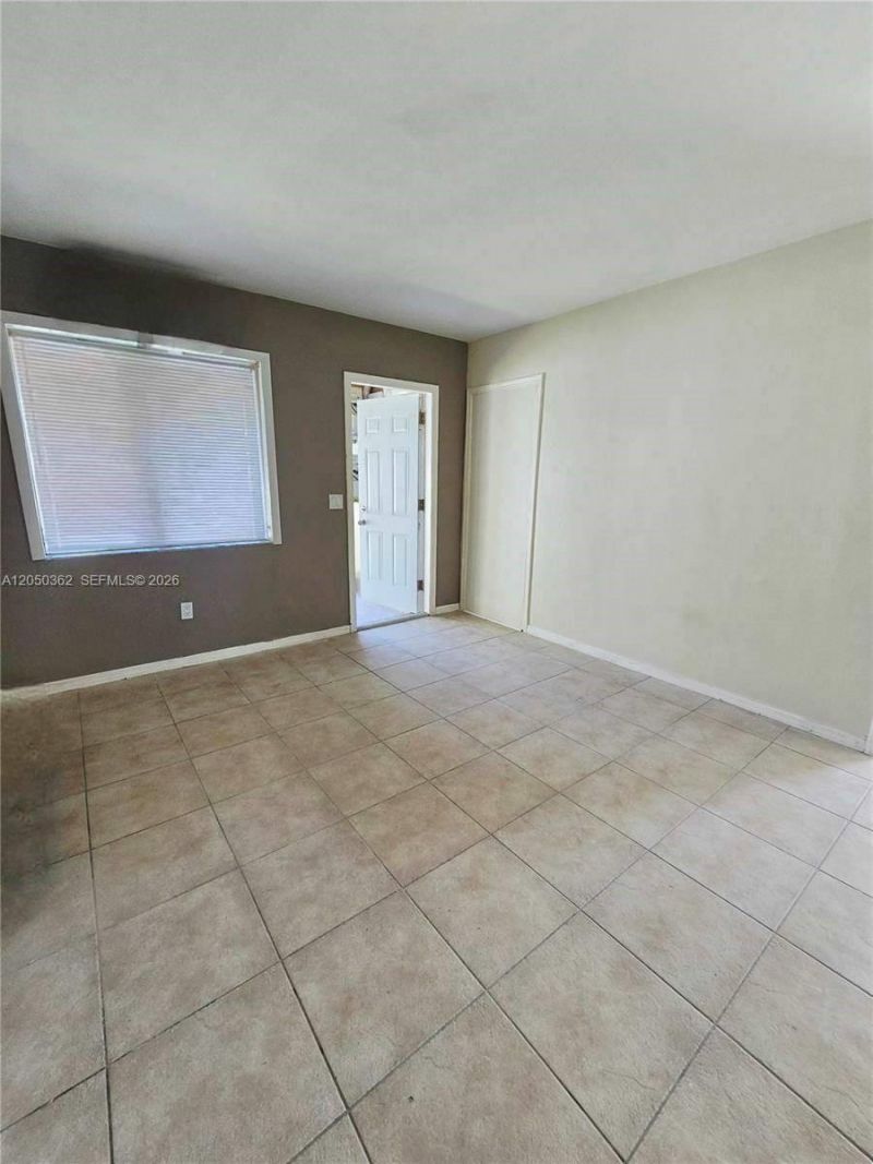 724 SW 7th Ter , Unit 1-2, Hallandale Beach, FL 33009 Photo