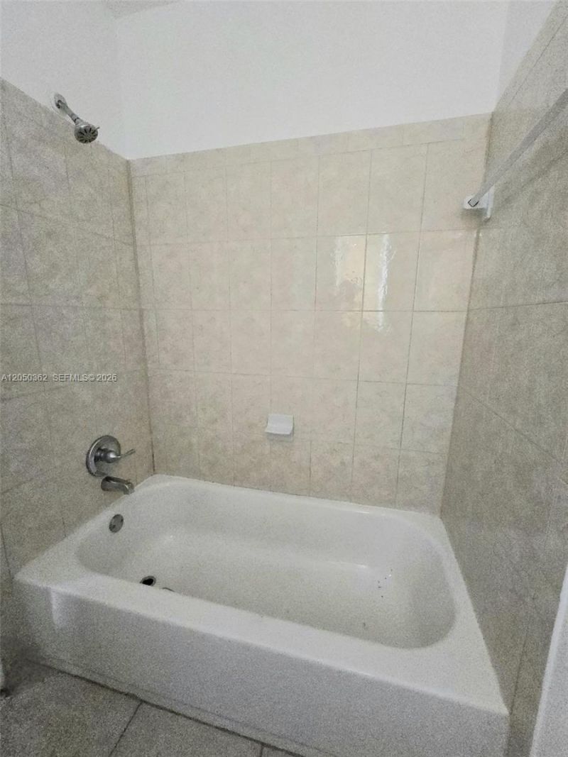724 SW 7th Ter, Unit 1-2, Hallandale Beach, FL 33009 Photo