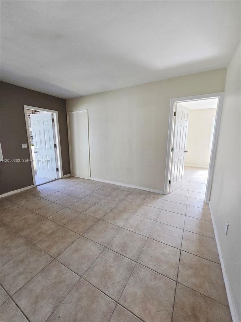 724 SW 7th Ter , Unit 1-2, Hallandale Beach, FL 33009 Photo