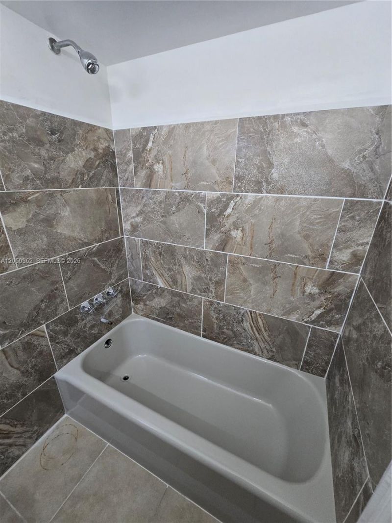724 SW 7th Ter , Unit 1-2, Hallandale Beach, FL 33009 Photo