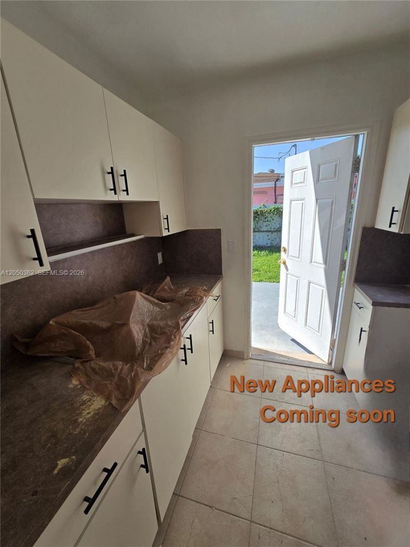 724 SW 7th Ter , Unit 1-2, Hallandale Beach, FL 33009 Photo