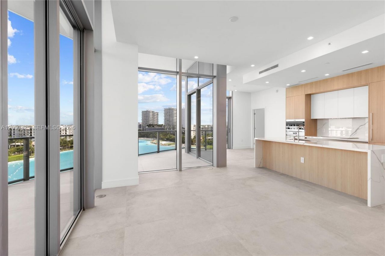 2411 Laguna Cr, Unit 606, Miami, FL 33181 Photo