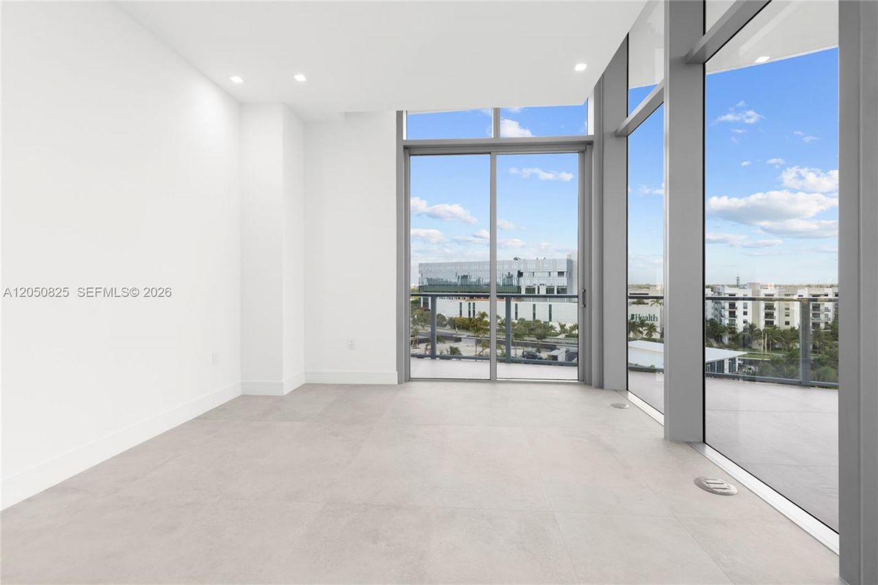 2411 Laguna Cr, Unit 606, Miami, FL 33181 Photo