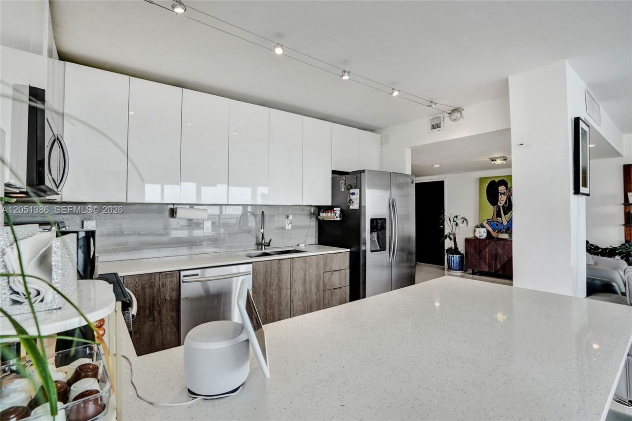 11111 Biscayne Blvd , Unit 1915, Miami, FL 33181 Photo