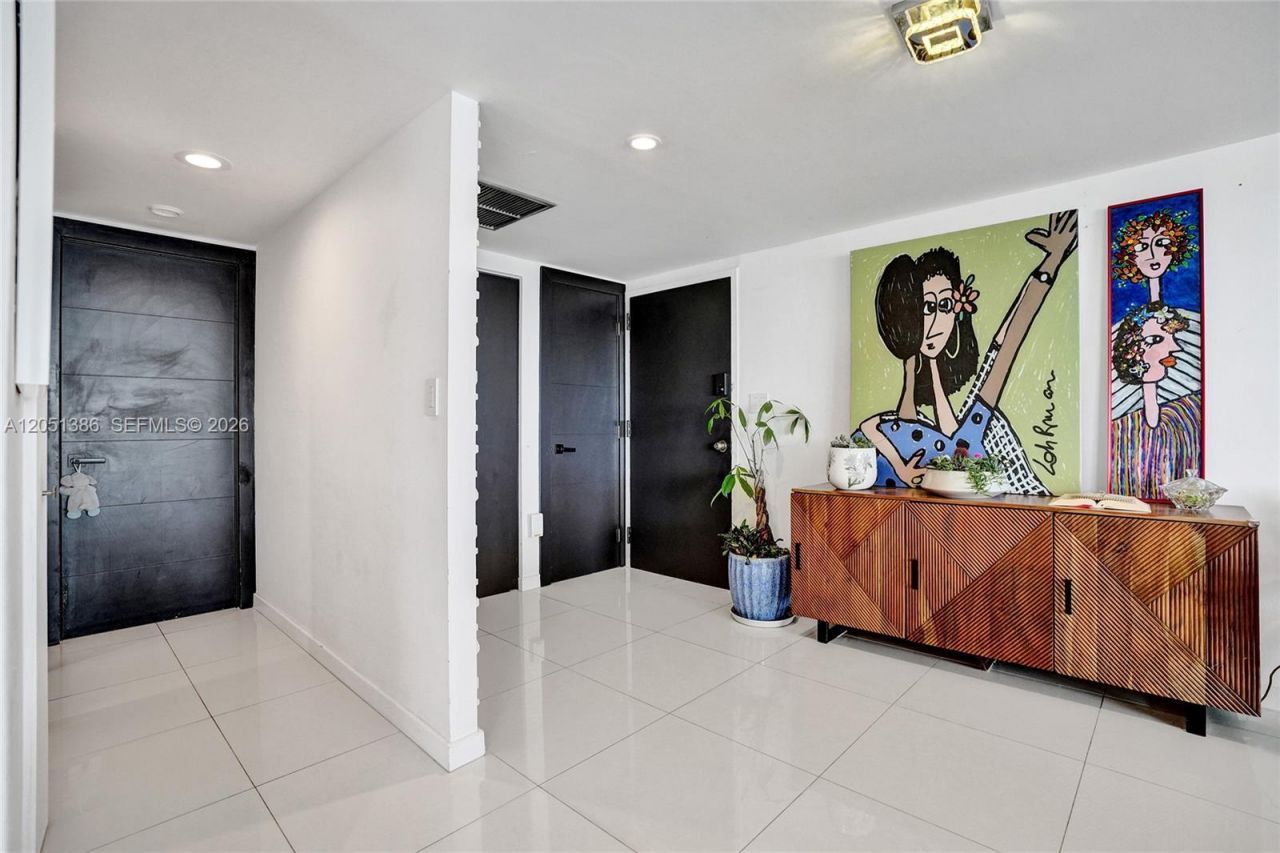 11111 Biscayne Blvd , Unit 1915, Miami, FL 33181 Photo