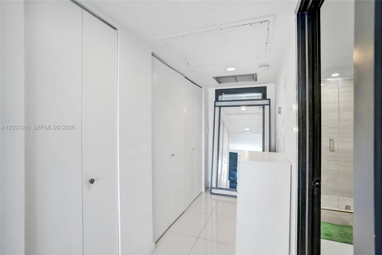11111 Biscayne Blvd , Unit 1915, Miami, FL 33181 Photo