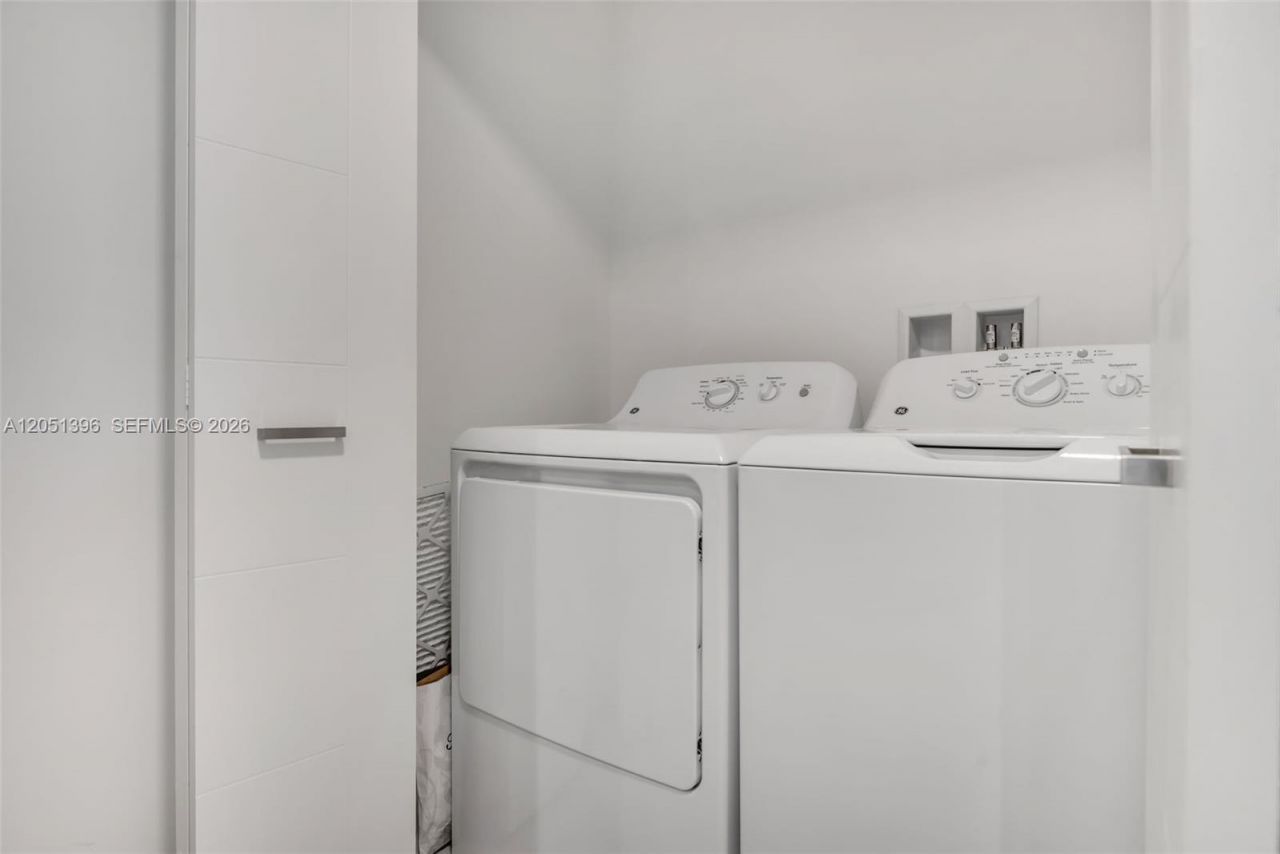 301 Altara Ave , Unit 824, Coral Gables, FL 33146 Photo