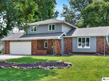 638 S 215th Street, Omaha, NE 68022
