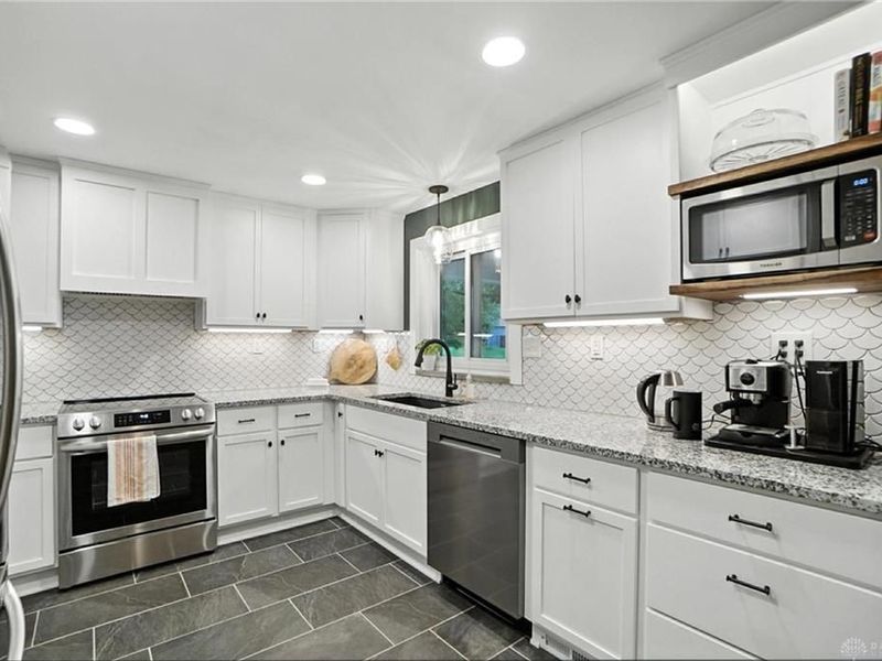 108 Napoleon Drive, Dayton, OH 45429 Photo 11