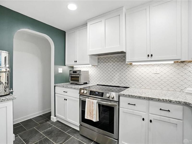 108 Napoleon Drive, Dayton, OH 45429 Photo 12