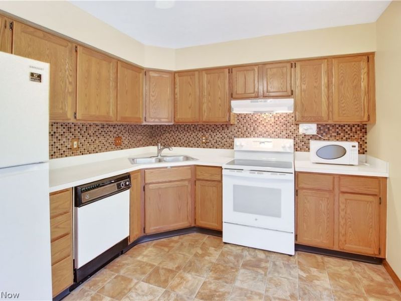 14424 Bent Tree Court, Strongsville, OH 44136 Photo 5