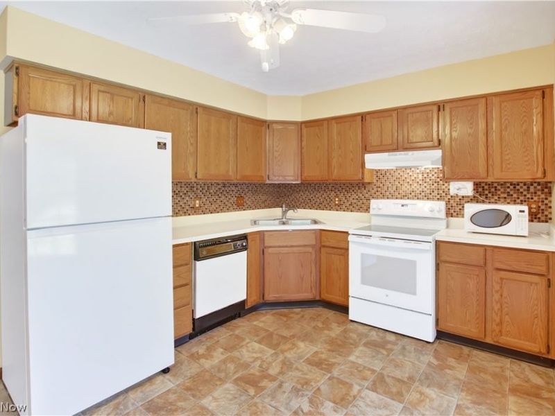 14424 Bent Tree Court, Strongsville, OH 44136 Photo 6