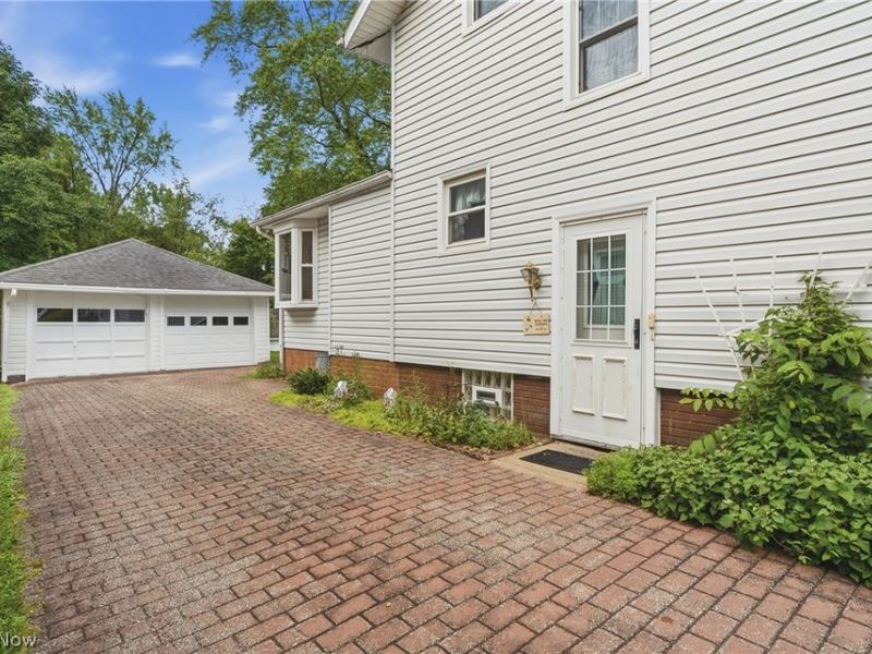 165 Shadyside Court, Alliance, OH 44601 Photo 4