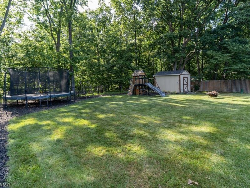 15628 Creekwood Lane, Strongsville, OH 44136 Photo 3