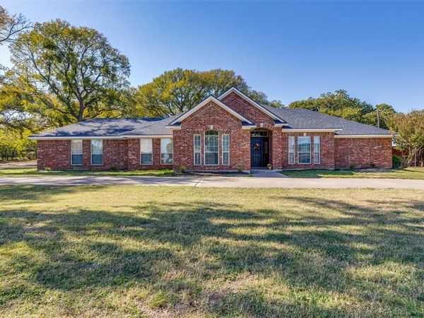 921 Corry A Edwards Drive, Kennedale, TX 76060