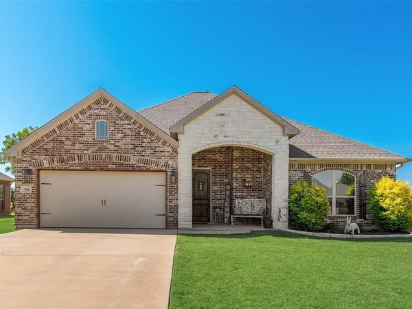 704 Carmen Ana Avenue, Grandview, TX 76050