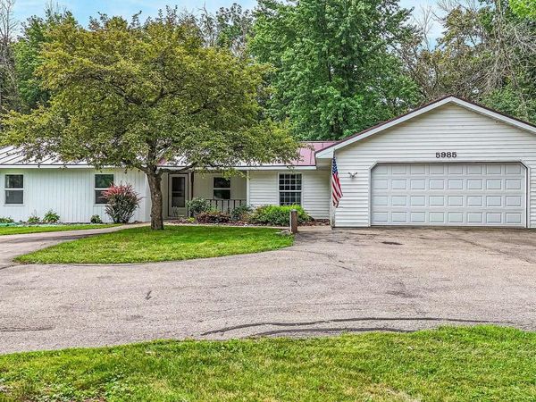 5985 INDIAN SHORES ROAD, Winneconne, WI 54986