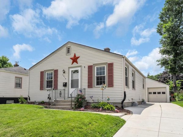 1914 Russet STREET, Racine, WI 53405