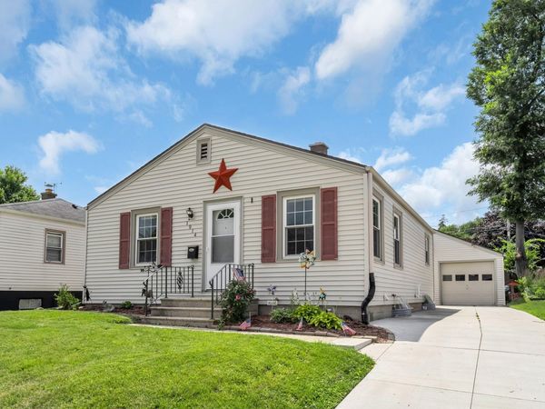 1914 Russet St, Racine, WI 53405