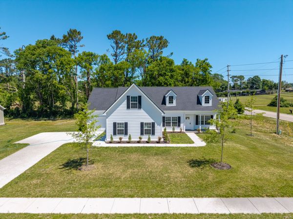 100 Centennial Lane , Columbia, TN 38401