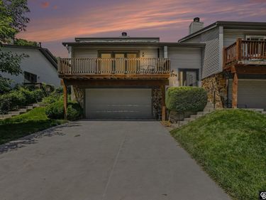 9374 Parker Street, Omaha, NE 68114