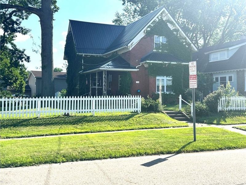 136 2nd Street NE, Carrollton, OH 44615 Photo 1