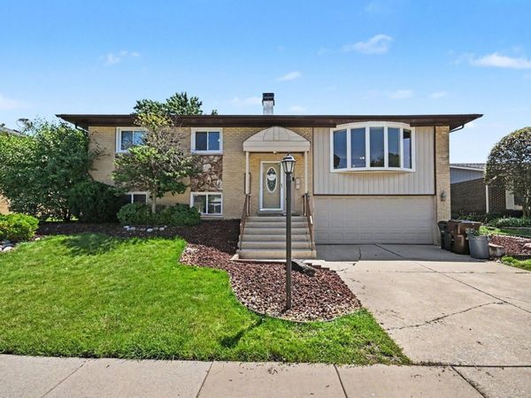 15329 Maple Drive , Oak Forest, IL 60452