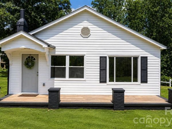 3028 Morganton Boulevard , Lenoir, NC 28645