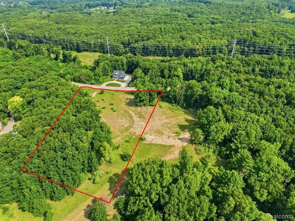 20 Grand Summit Drive , Tyrone Twp, MI 48430