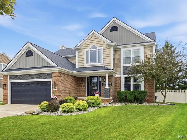 11682 Heatherwood Circle, Taylor, MI 48180