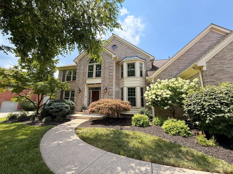 8101 Startinggate Lane, Sycamore Township, OH 45249 Photo 2