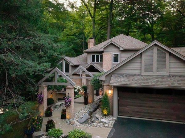 2288 W Smith , Temperance, MI 48182