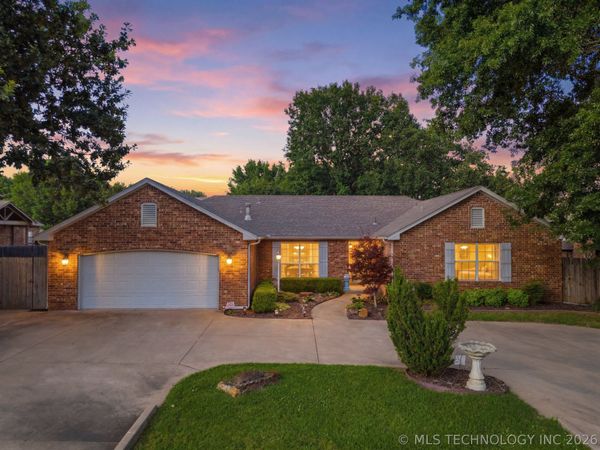 9867 S Maybelle Avenue , Jenks, OK 74037