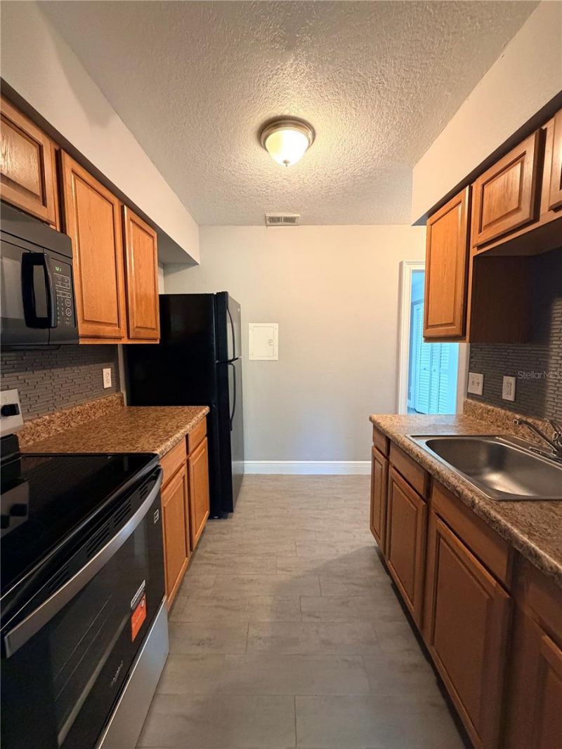 1921 Dr Martin Luther King Jr Street N, Unit C5, Saint Petersburg, FL 33704 Photo