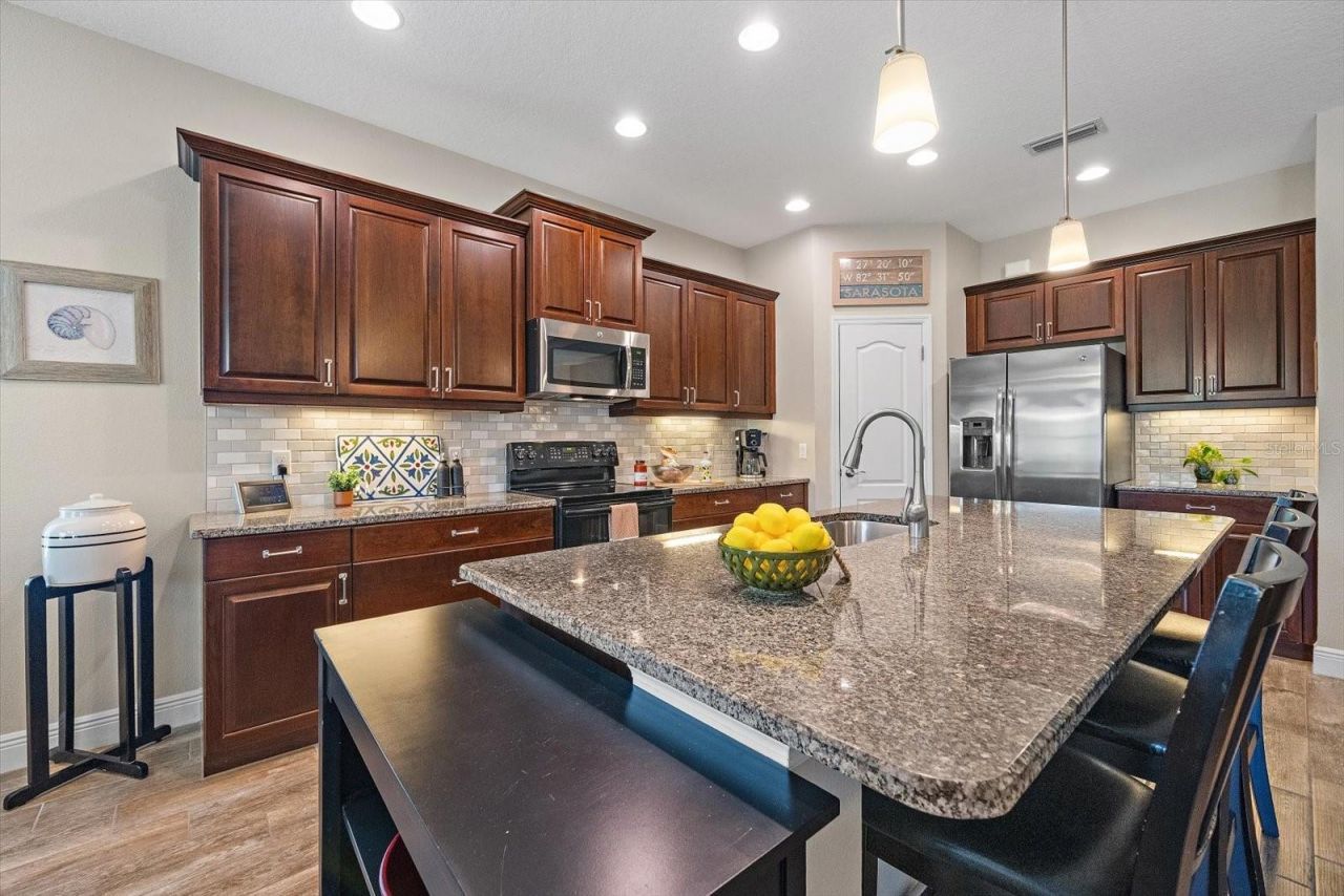 4716 Creekridge Court, Bradenton, FL 34203 Photo
