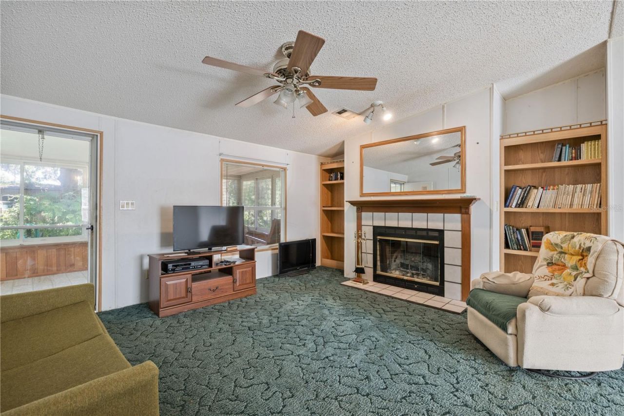 2786 NE 33rd Place , Coleman, FL 33521 Photo