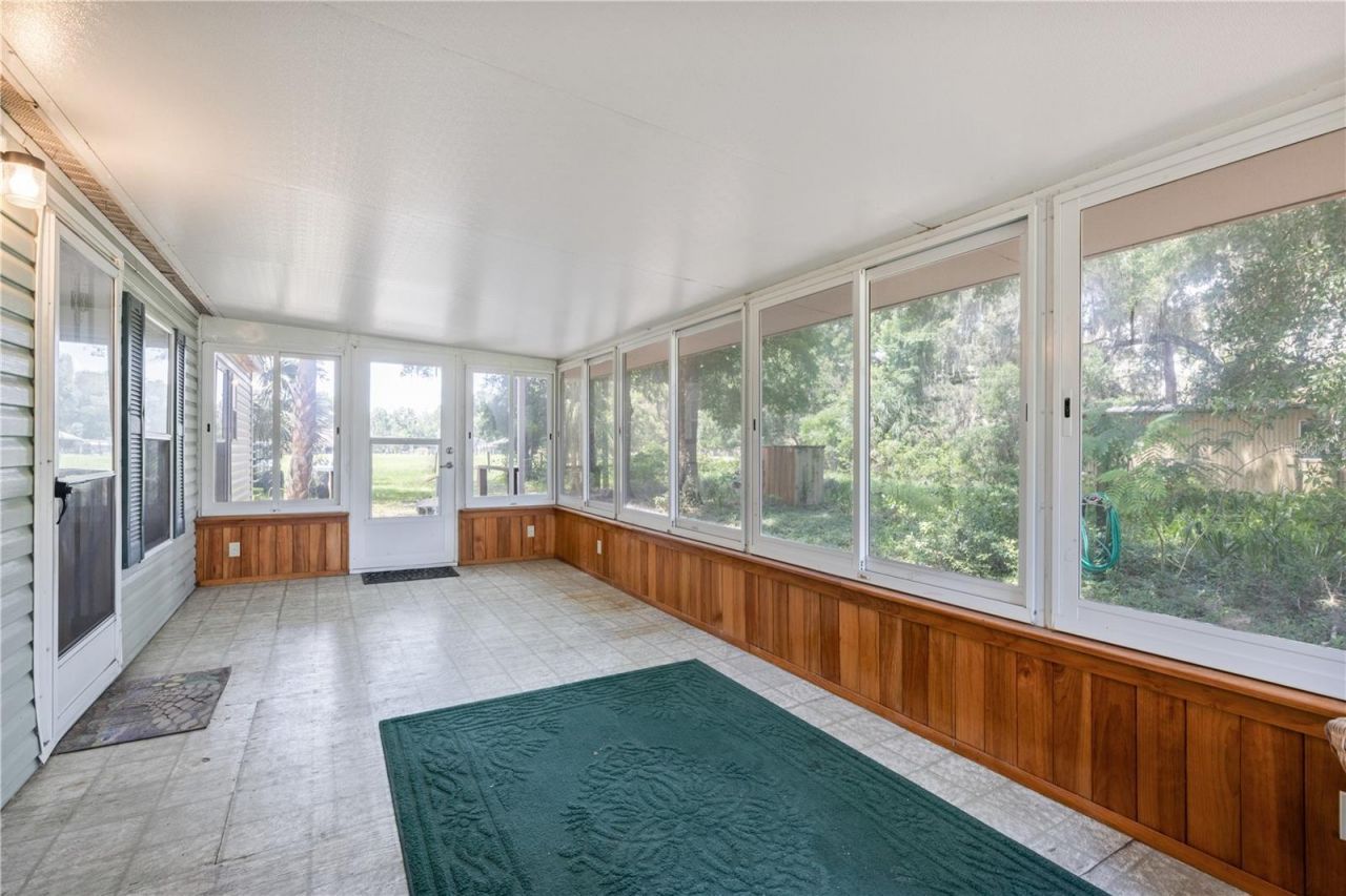 2786 NE 33rd Place , Coleman, FL 33521 Photo
