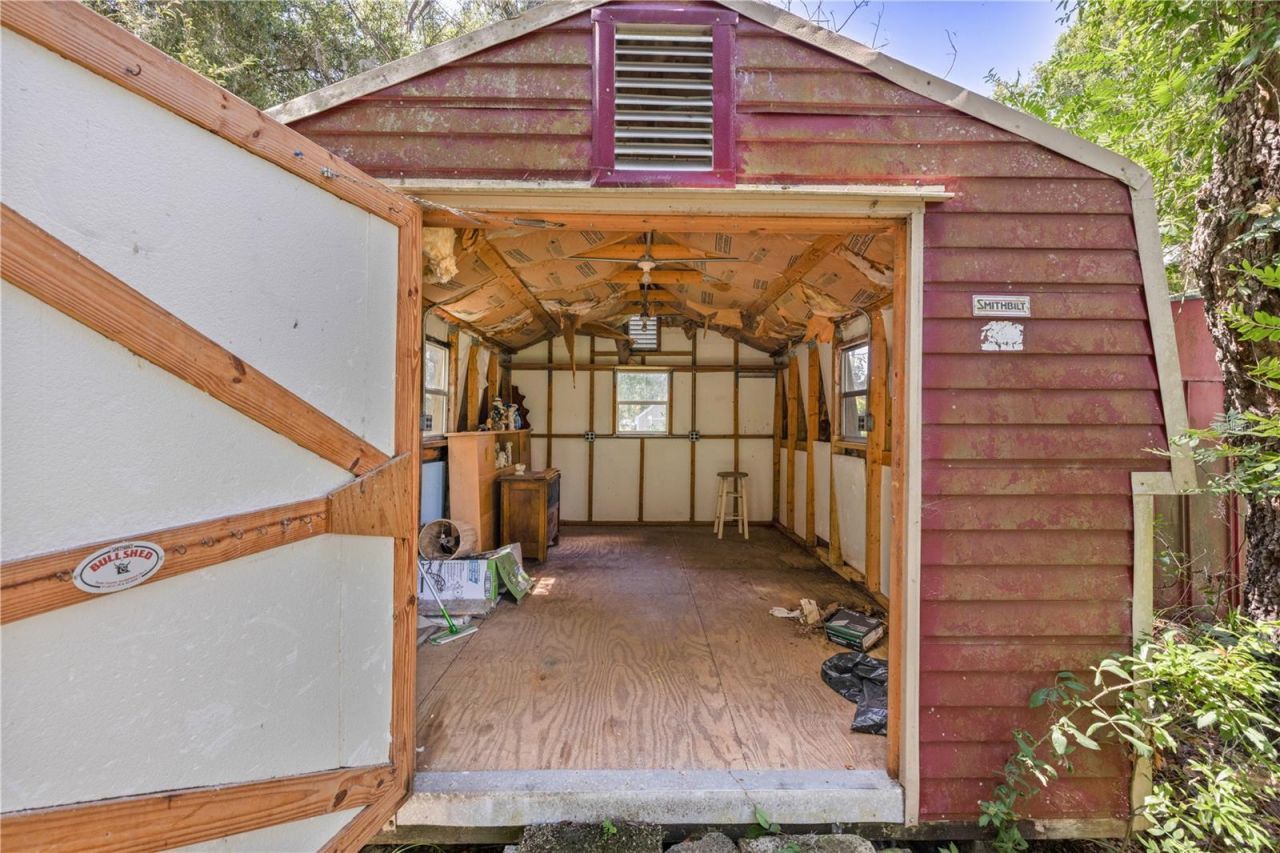 2786 NE 33rd Place , Coleman, FL 33521 Photo