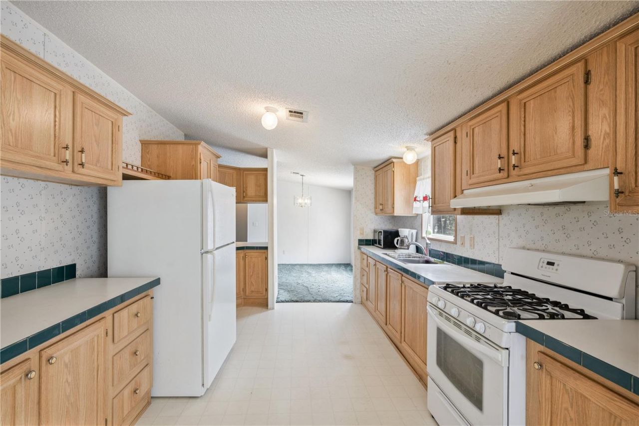 2786 NE 33rd Place , Coleman, FL 33521 Photo