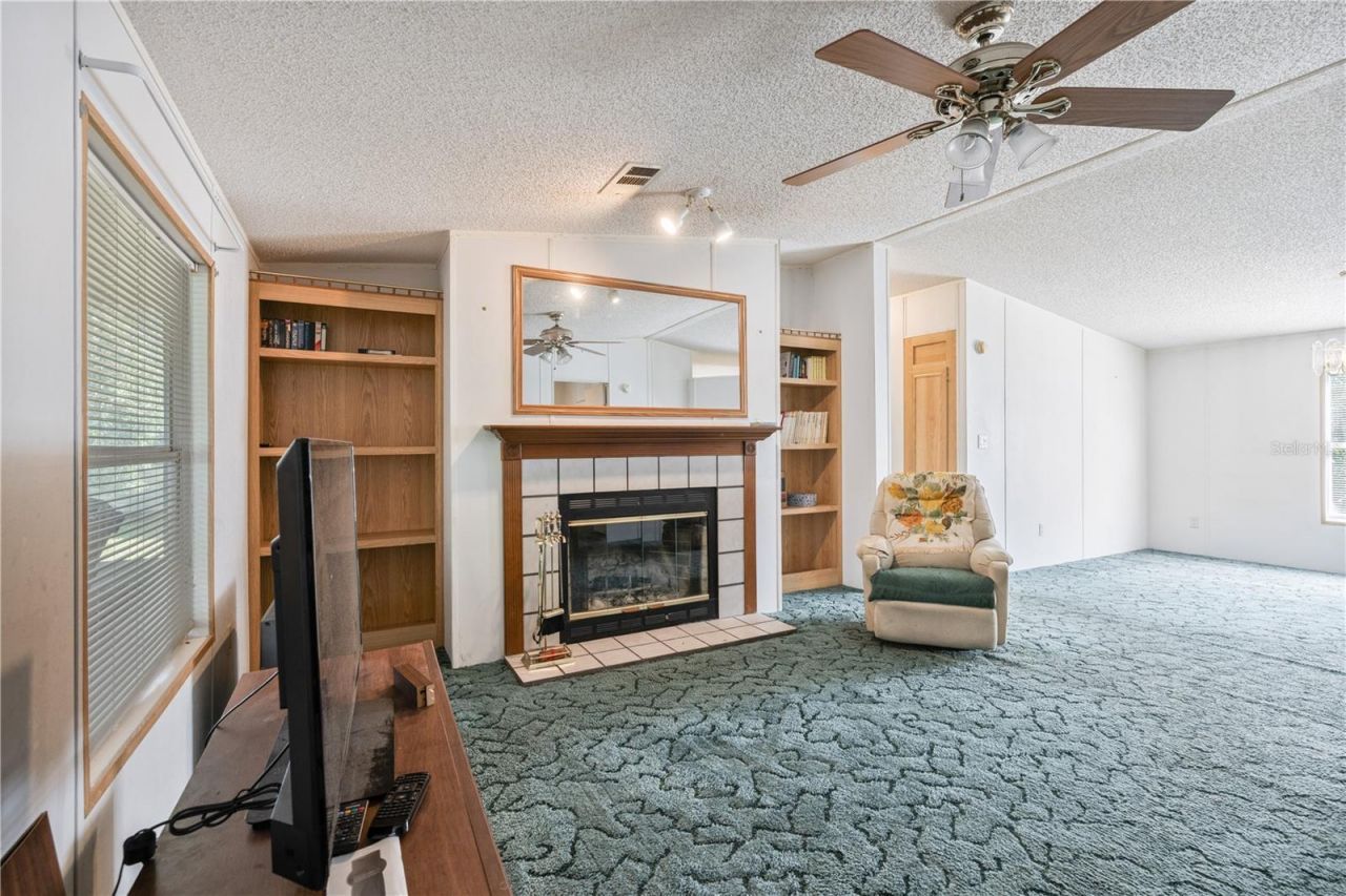 2786 NE 33rd Place , Coleman, FL 33521 Photo
