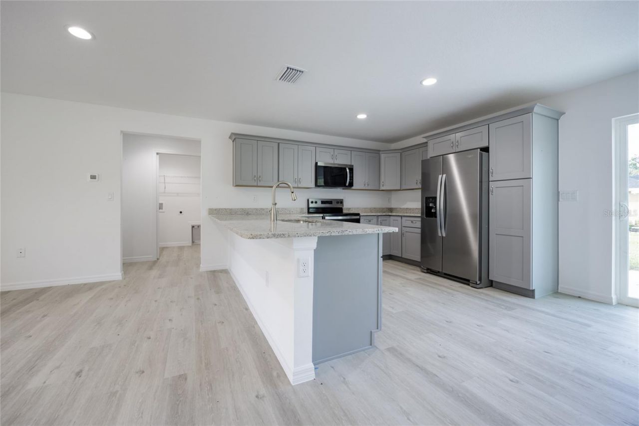 691 E Country Club Drive, Williston, FL 32696 Photo